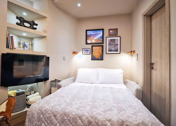 Modern Studio In Vibrant Kolonaki Area