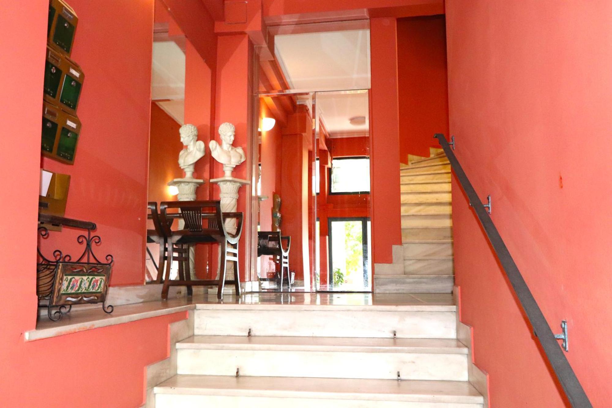 Modern In Vibrant Kolonaki Area